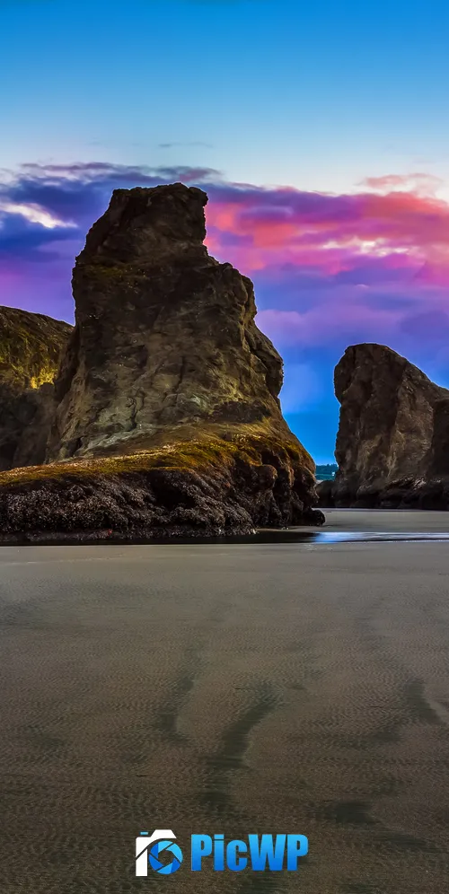 Bandon Beach Sea stacks 3K Mobile Wallpaper