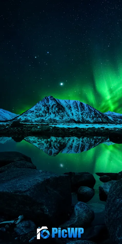 Aurora Borealis Night 3K Mobile Wallpaper