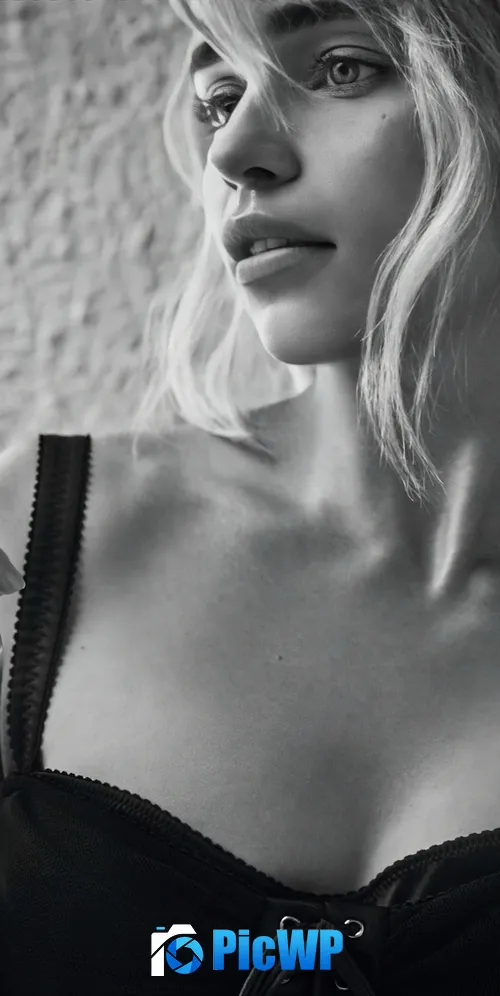 Emilia Clarke Monochrome 3K Mobile Wallpaper