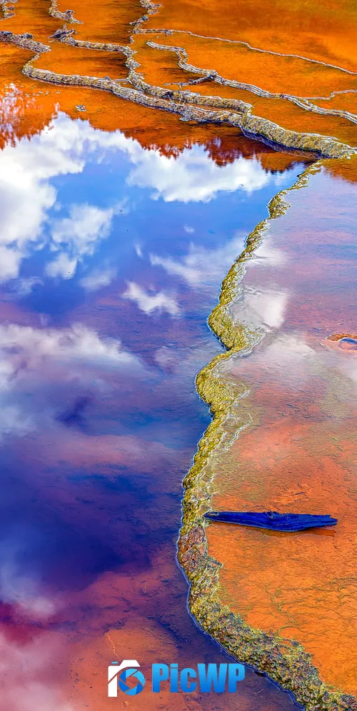 Red River Acidic river 3K Mobile Wallpaper