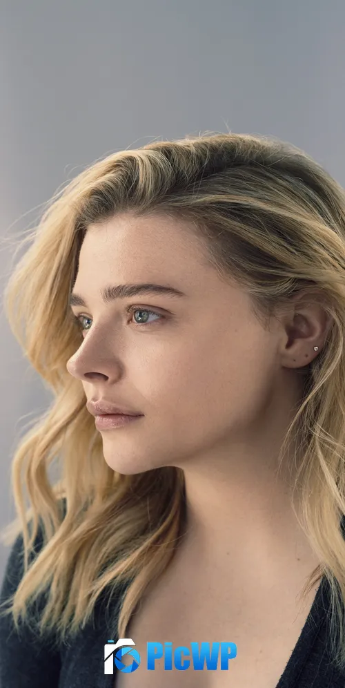 Chloe Grace Moretz iPhone 3K Mobile Wallpaper