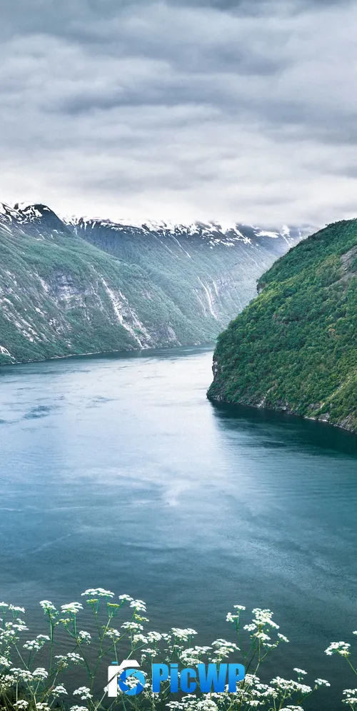 Seven Sisters waterfalls Norway 3K Mobile Wallpaper