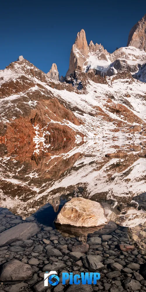 Laguna de los Tres Iconic Trek 3K Mobile Wallpaper