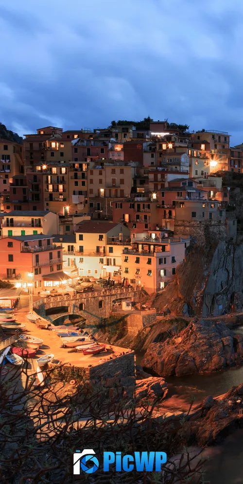 Manarola Seaside village 3K Mobile Wallpaper