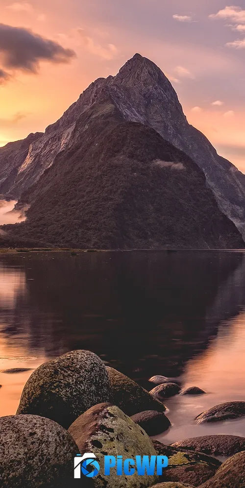 Fiordland National Park Milford Sound 3K Mobile Wallpaper