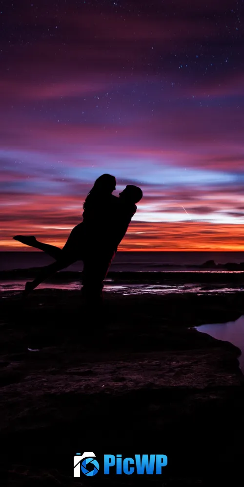 Couple Sunset 3K Mobile Wallpaper