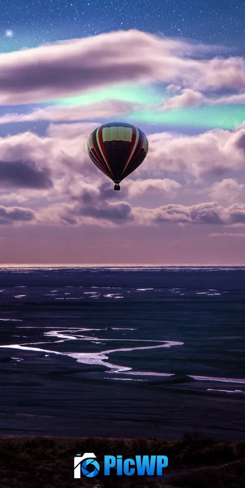 Hot air balloon Aurora Borealis 3K Mobile Wallpaper