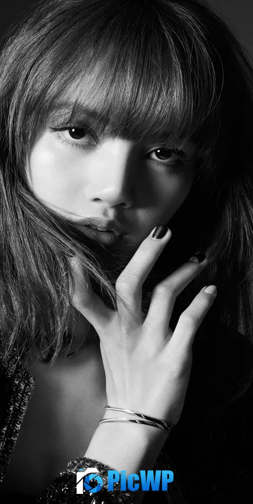 Lisa Monochrome 3K Mobile Wallpaper