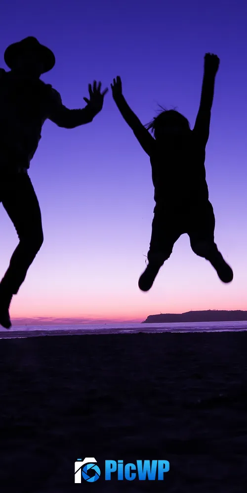 Silhouette Jumping 3K Mobile Wallpaper