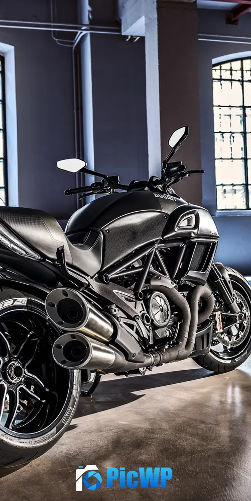 Ducati Diavel Carbon Cruiser motorcycle 3K Mobile Wallpaper