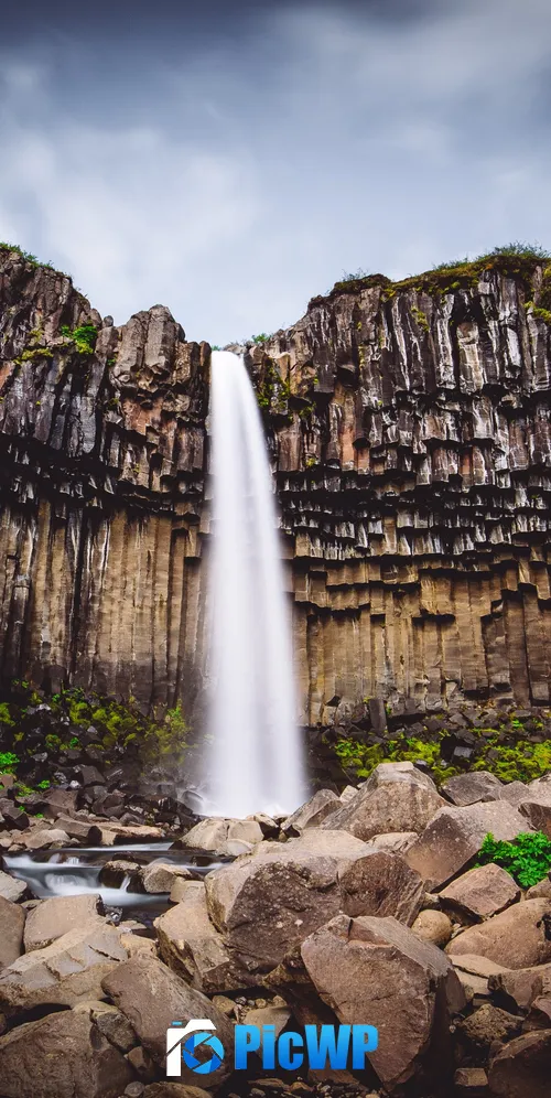 Svartifoss waterfall Iceland 3K Mobile Wallpaper