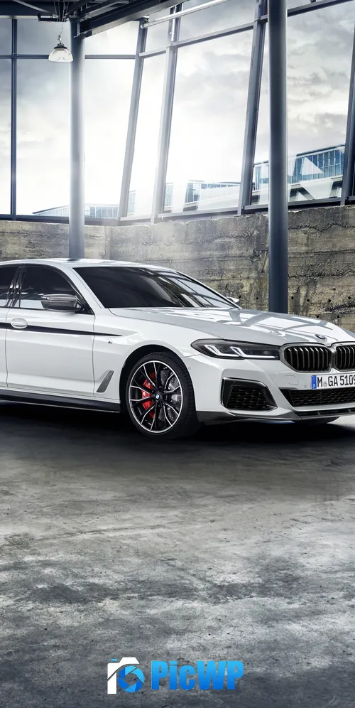 BMW 540i M Performance 2020 3K Mobile Wallpaper