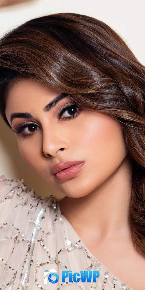 Mouni Roy Indian actress 3K Mobile Wallpaper