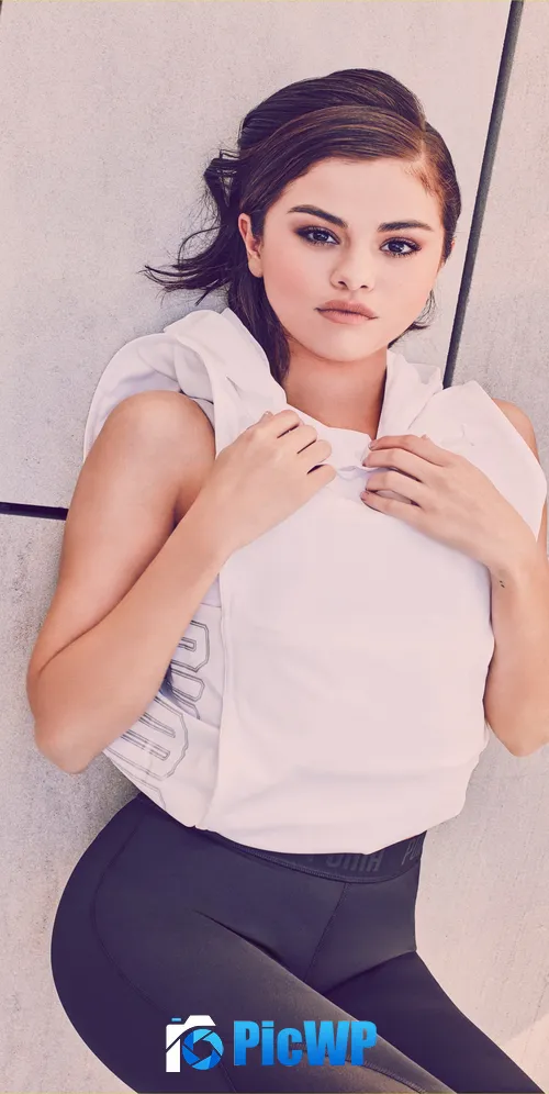 Selena Gomez iPhone 3K Mobile Wallpaper