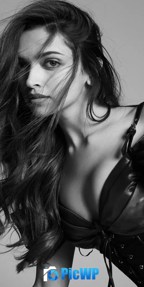 Deepika Padukone Monochrome 3K Mobile Wallpaper