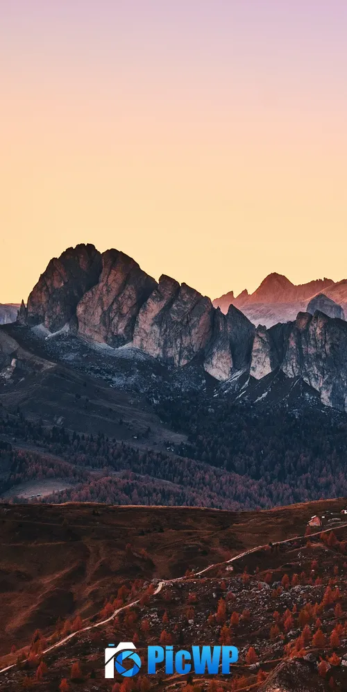 Giau Pass Mountain range 3K Mobile Wallpaper
