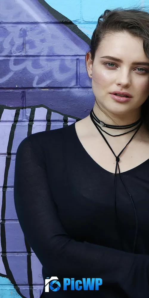 Katherine Langford Beautiful actress 3K Mobile Wallpaper