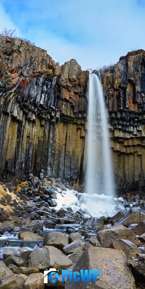 Svartifoss waterfall Vatnajökull National Park 3K Mobile Wallpaper