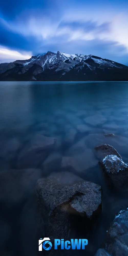 Lake Minnewanka Banff National Park 3K Mobile Wallpaper