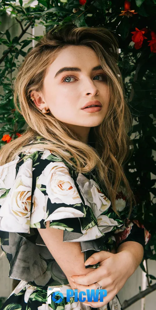 Sabrina Carpenter iPhone 3K Mobile Wallpaper