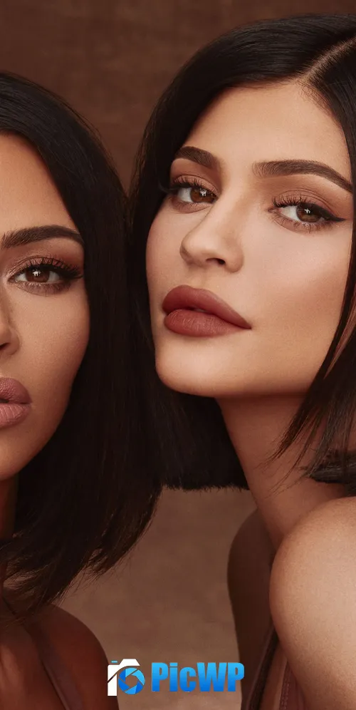 Kim Kardashian Kylie Jenner 3K Mobile Wallpaper