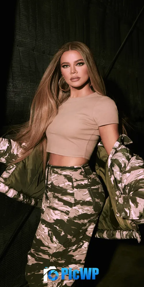 Khloe Kardashian iPhone 3K Mobile Wallpaper