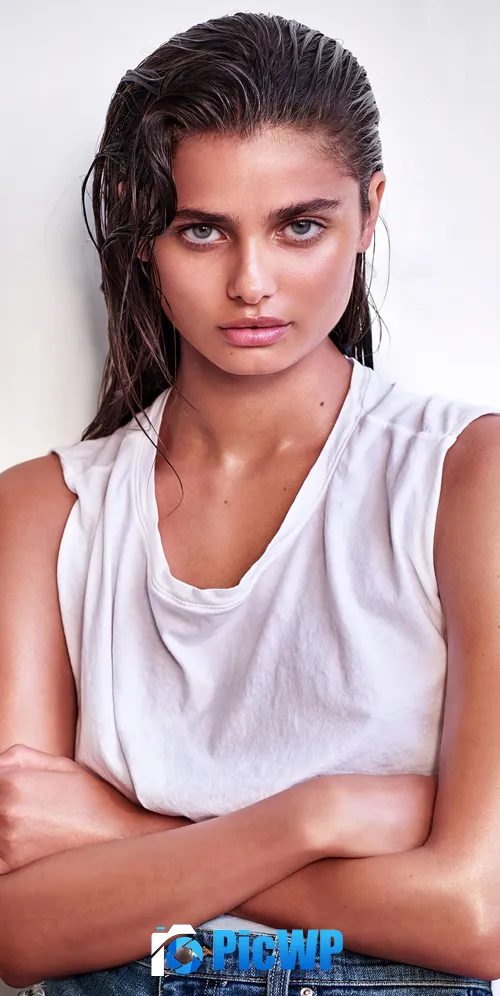 Taylor Hill 3K Mobile Wallpaper