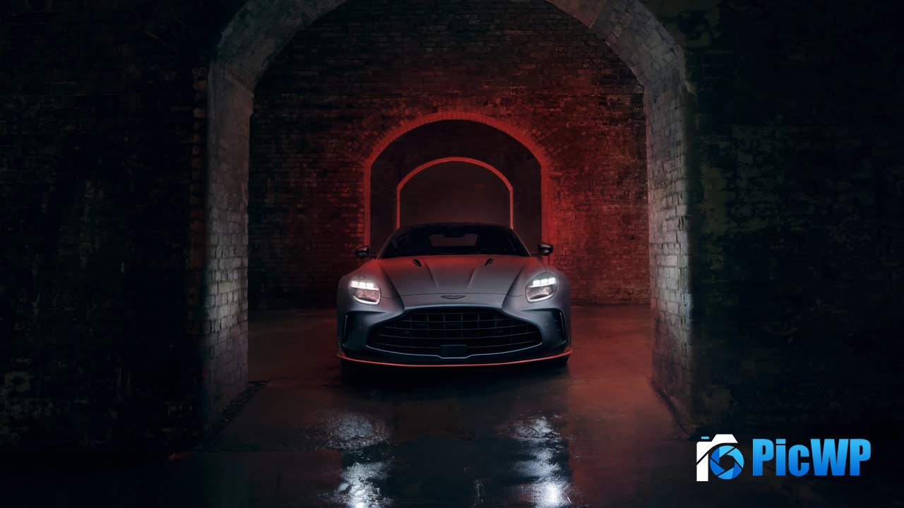 Aston Martin Vantage S 4K PC Wallpaper