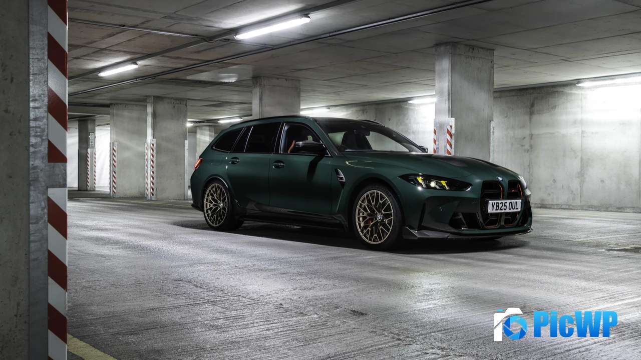 BMW M3 CS Touring 2025 4K PC Wallpaper