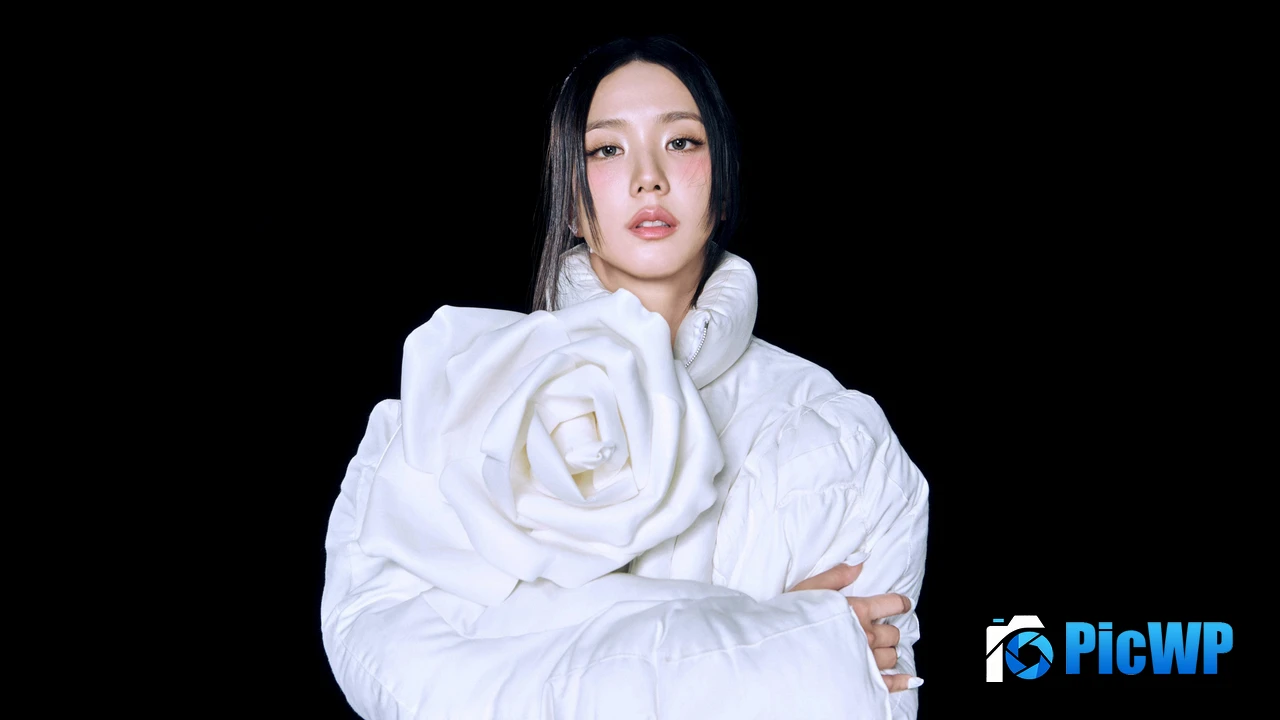 Jisoo White Dress 4K PC Wallpaper