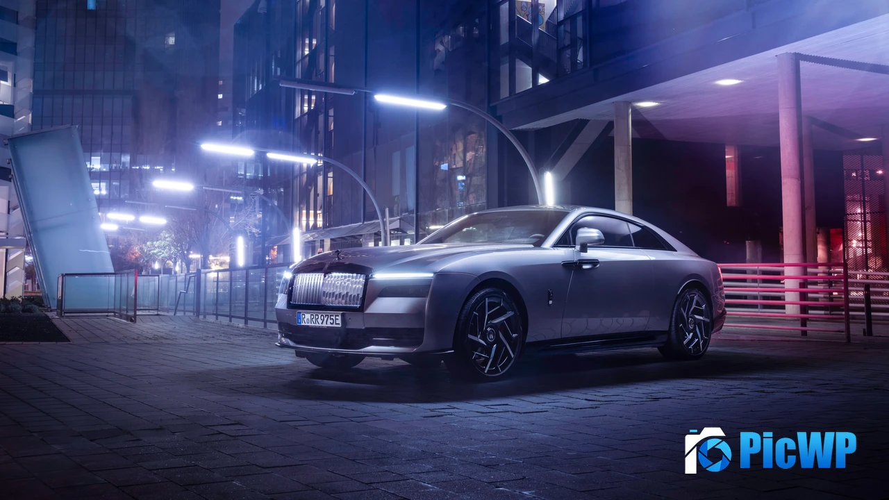 Rolls-Royce Black Badge Spectre Jubilee Silver 4K PC Wallpaper