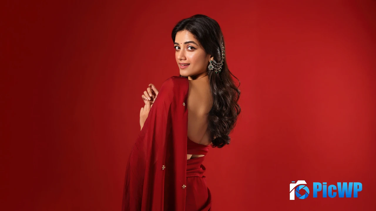 Bhagyashri Borse Red aesthetic 4K PC Wallpaper
