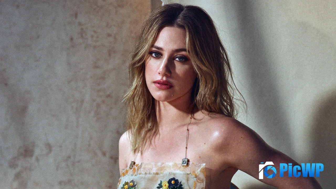 Lili Reinhart V Magazine 4K PC Wallpaper