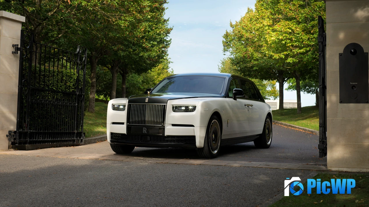 Rolls-Royce Phantom Centenary Private Collection 4K PC Wallpaper