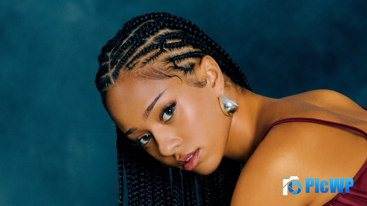 Manon Braided hair 4K PC Wallpaper