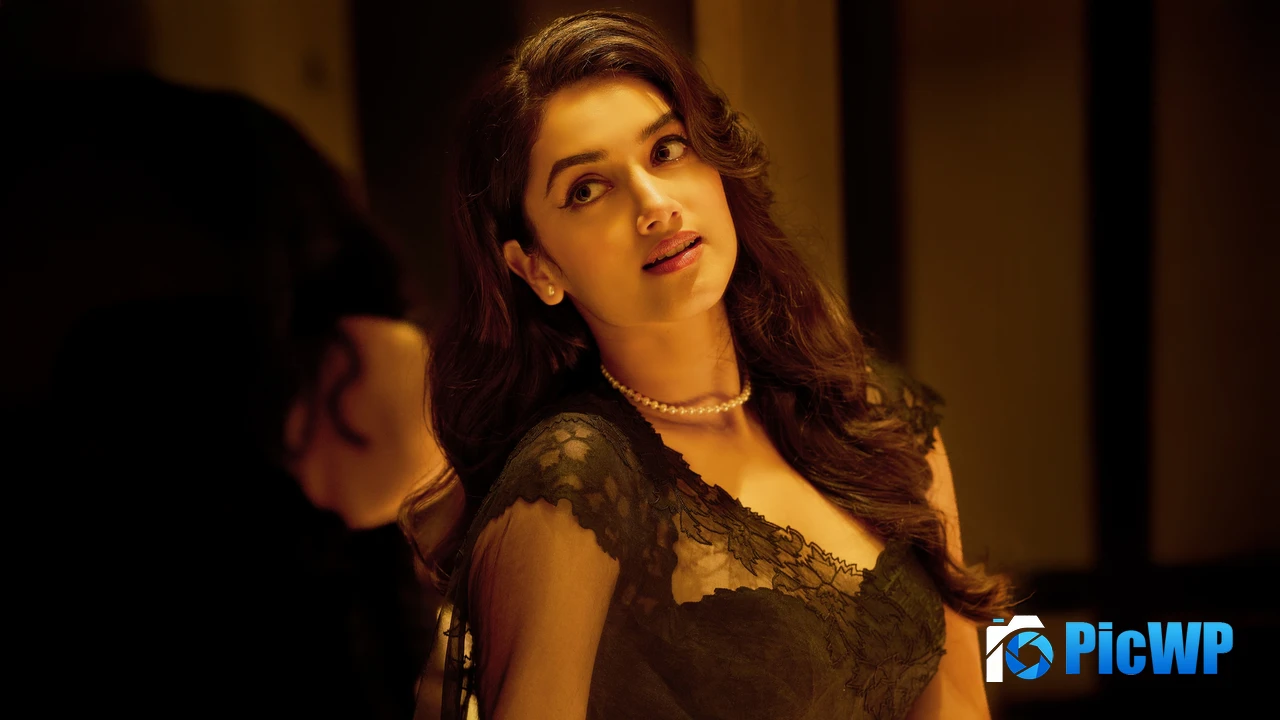 Bhagyashri Borse Black saree 4K PC Wallpaper