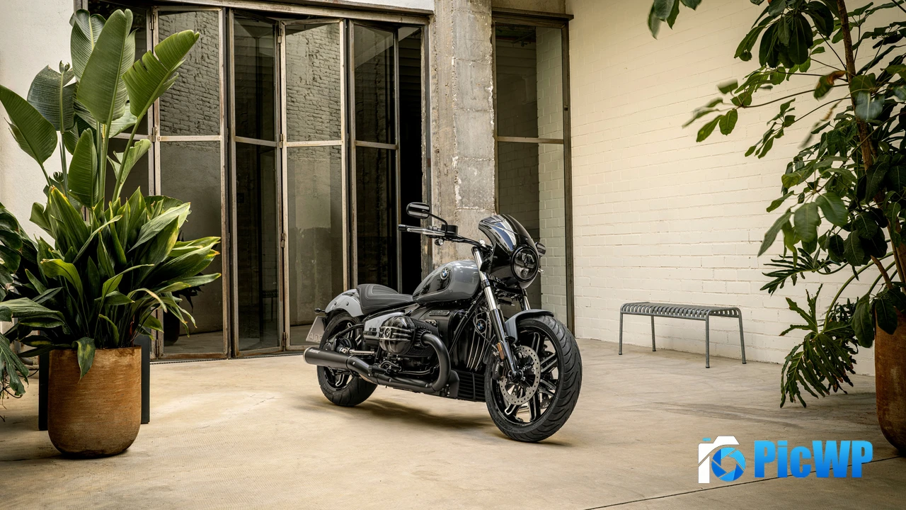 2025 BMW R 18 4K PC Wallpaper