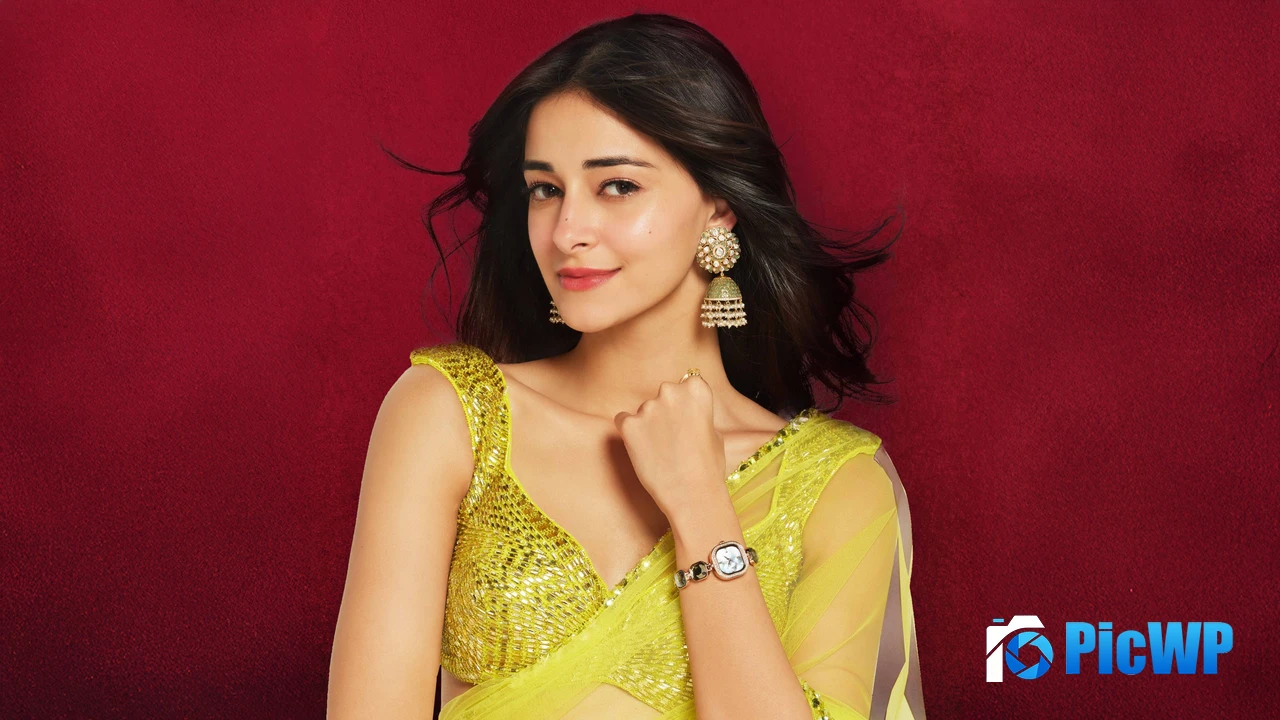 Ananya Panday Saree 4K PC Wallpaper