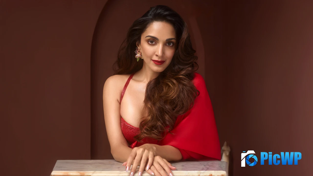 Kiara Advani Red dress 4K PC Wallpaper