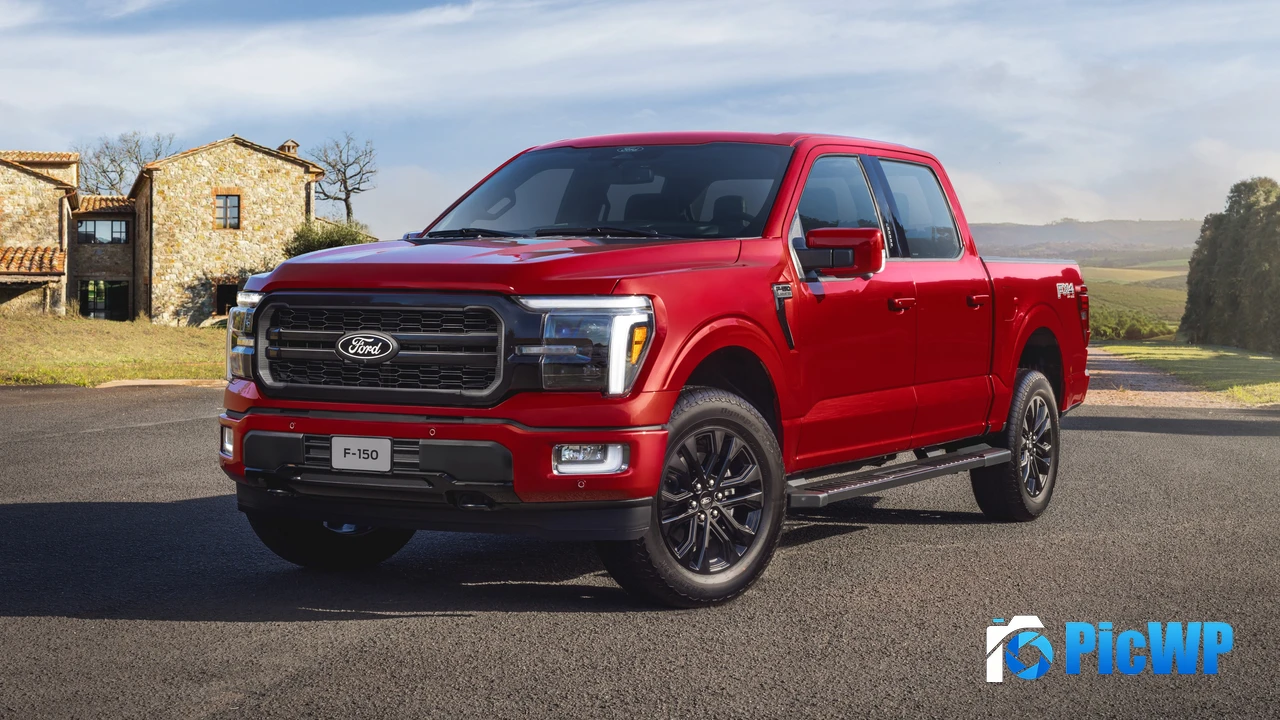 Ford F-150 Lariat Black FX4 Off-road Package 4K PC Wallpaper