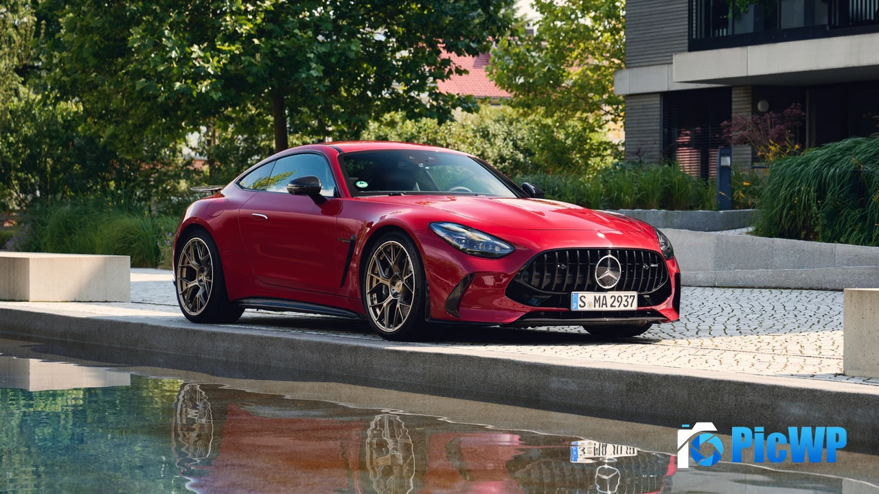 2024 Mercedes-AMG GT 63 S E Performance 4K PC Wallpaper