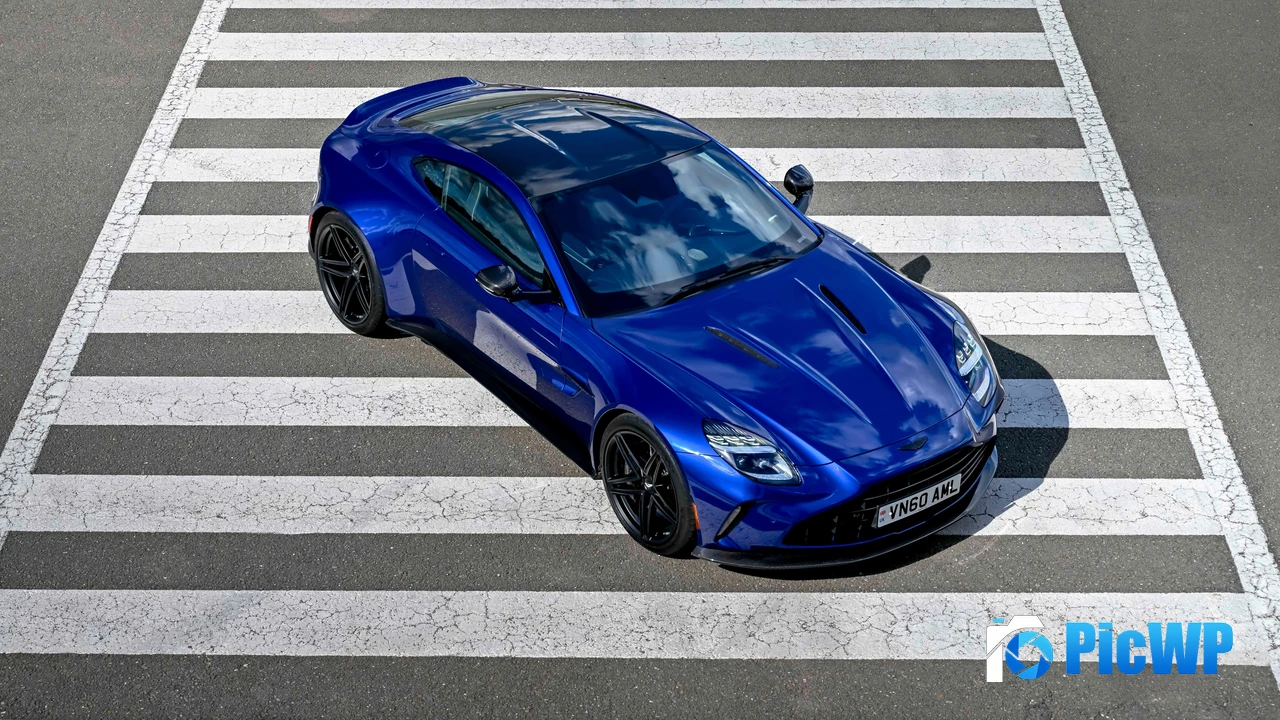 Aston Martin Vantage 2025 4K PC Wallpaper