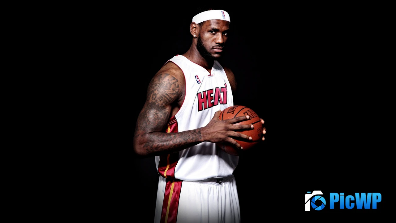 LeBron James Black background 4K PC Wallpaper