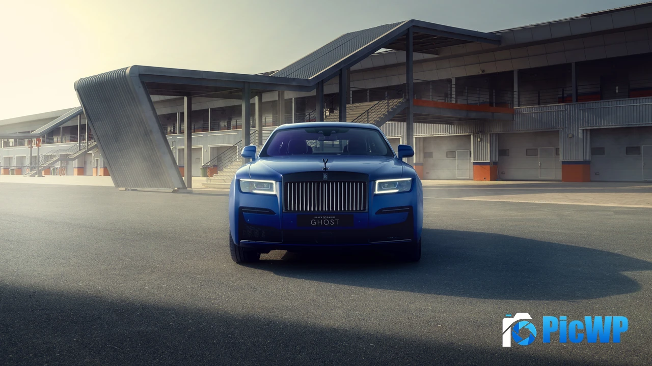 Rolls-Royce Black Badge Ghost Aesthetic 4K PC Wallpaper