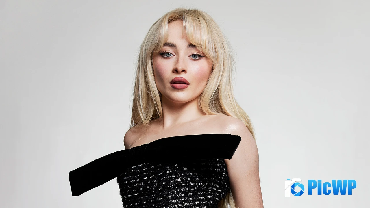 Sabrina Carpenter White background 4K PC Wallpaper
