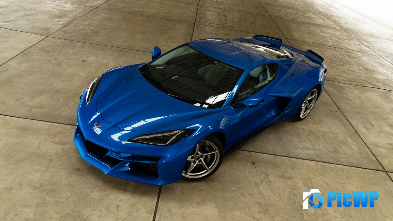 Chevrolet Corvette E-Ray 2024 4K PC Wallpaper