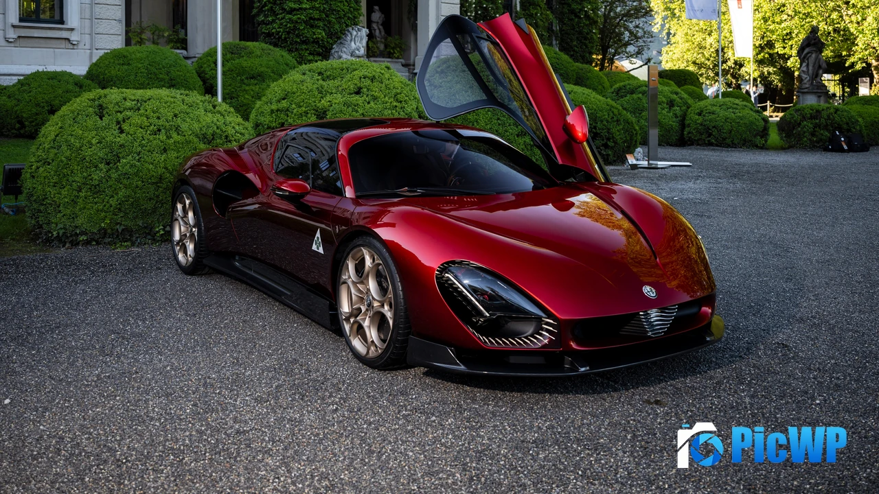 Alfa Romeo 33 Stradale 4K PC Wallpaper