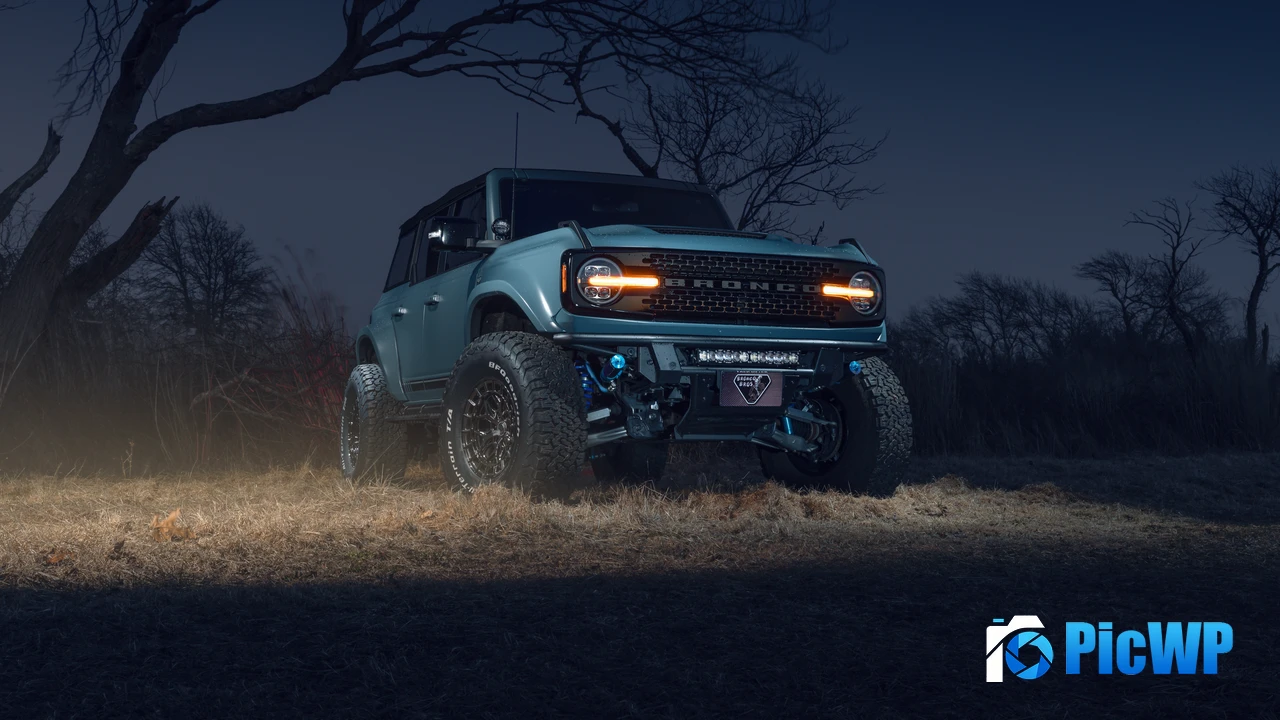 Ford Bronco Night 4K PC Wallpaper