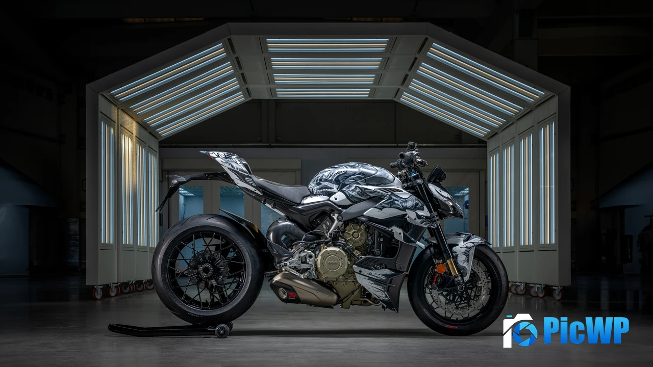 Ducati Streetfighter V4 Lamborghini Centauro 2024 4K PC Wallpaper