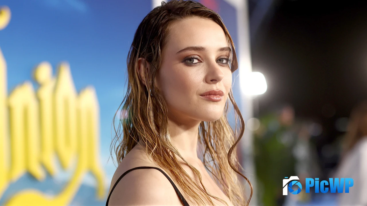 Beautiful actress Katherine Langford 4K PC Wallpaper